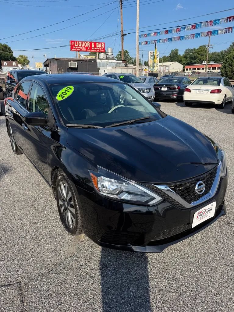 Used 2019 Nissan Sentra SV w/ Special Edition Package FWD image 4