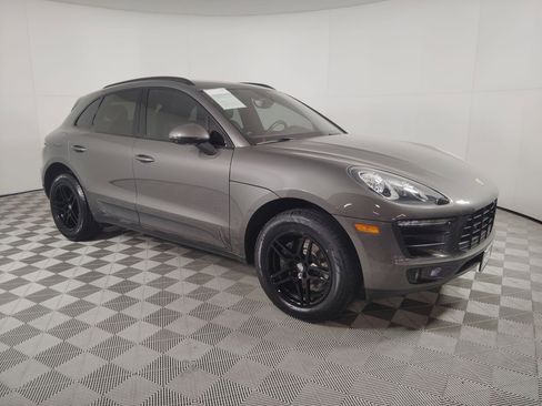 Used 2018 Porsche Macan image 7