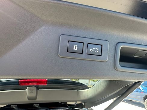 Used 2025 Subaru Forester Touring w/ Popular Package - Touring image 8