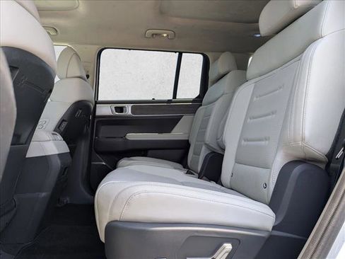 Used 2025 Hyundai Santa Fe Calligraphy AWD/4WD image 19