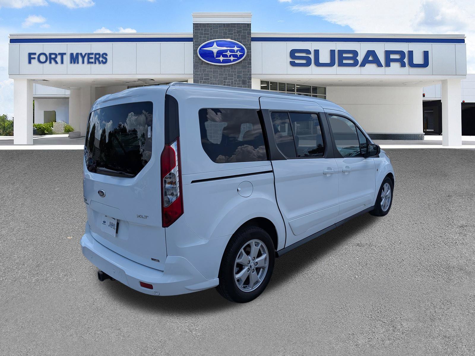 Used 2016 Ford Transit Connect XLT FWD image 4