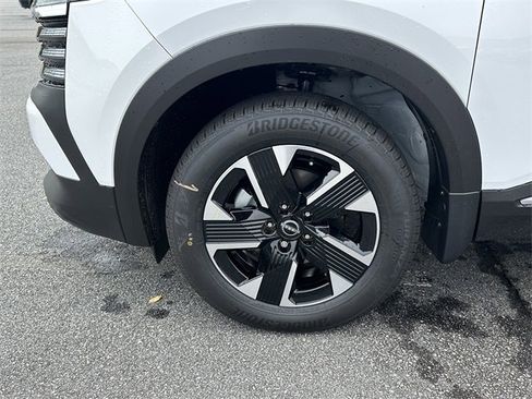 New 2026 Nissan Kicks SV w/ Illumination Package image 12