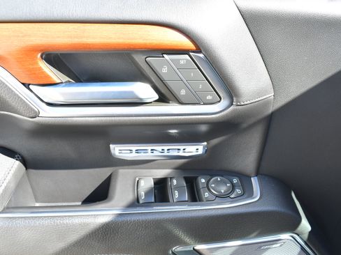 Used 2023 GMC Sierra 1500 Denali w/ Technology Package image 15