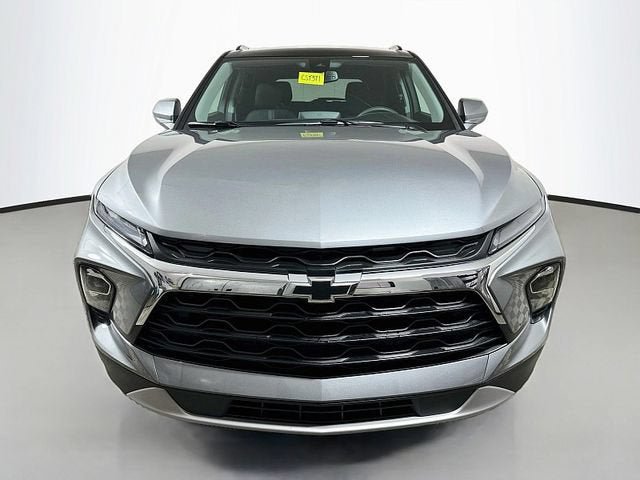 New 2026 Chevrolet Blazer LT w/ Convenience Package AWD/4WD image 2