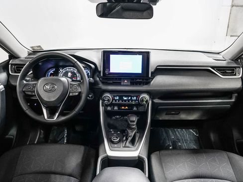Certified 2025 Toyota RAV4 XLE w/ Convenience Package AWD/4WD image 13