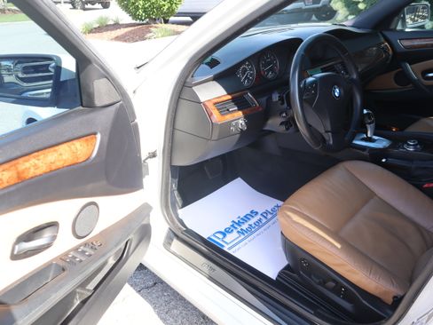 Used 2009 BMW 528i Sedan RWD image 3