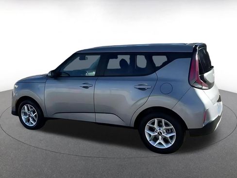 Used 2025 Kia Soul LX w/ LX Technology Package image 10