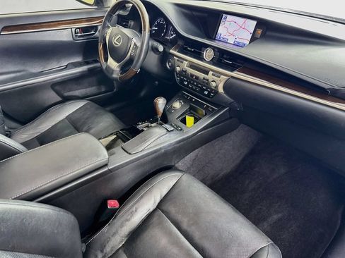 Used 2014 Lexus ES 350 w/ Luxury Package FWD image 38