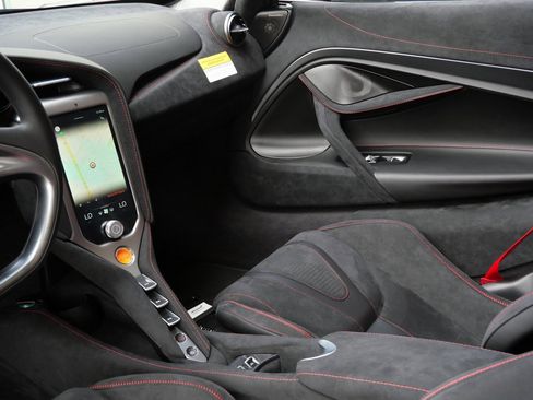 New 2025 McLaren 750S Spider image 19