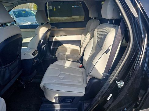 Used 2025 Hyundai Palisade Limited image 31
