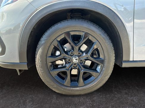 Used 2025 Honda HR-V Sport image 9