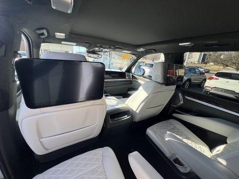 Certified 2025 Cadillac Escalade Sport Platinum image 21