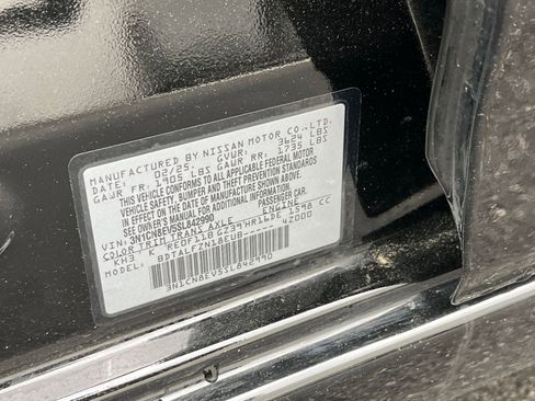 Used 2025 Nissan Versa SV FWD image 28