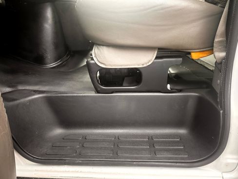 Used 2019 Chevrolet Express 2500 image 11