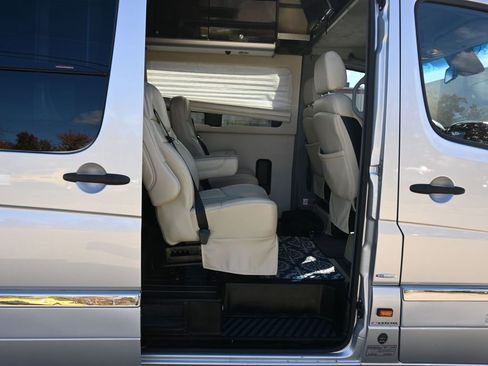 Used 2014 Mercedes-Benz Sprinter 3500 image 27