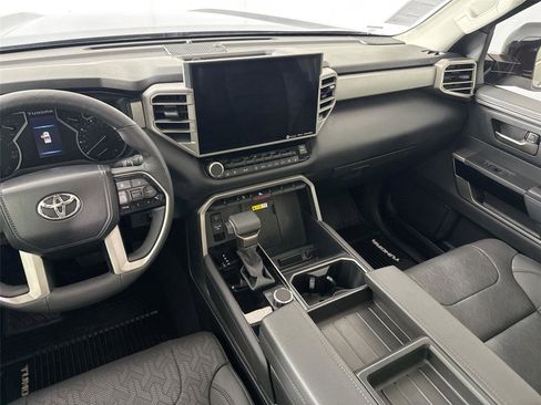 Used 2023 Toyota Tundra Limited w/ Power Package image 35