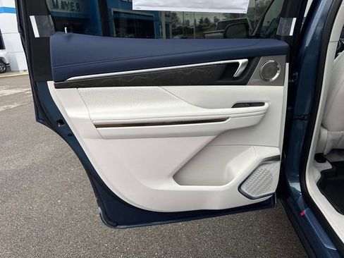 New 2026 Buick Enclave Avenir w/ Super Cruise Package FWD image 15