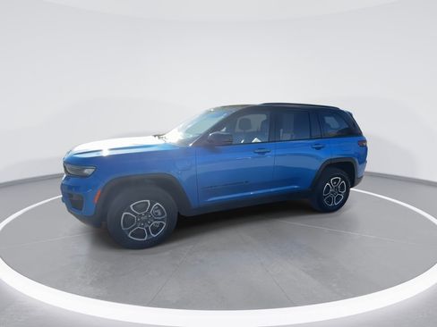 Used 2022 Jeep Grand Cherokee Trailhawk w/ Luxury Tech Group III image 9