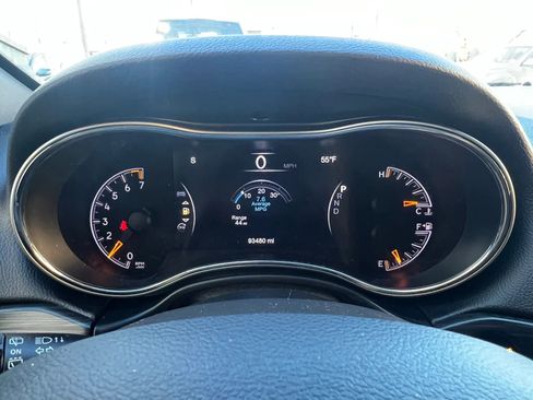 Used 2019 Jeep Grand Cherokee Limited AWD/4WD image 16