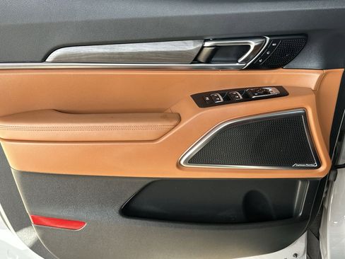 Used 2024 Kia Telluride SX X-Line image 31