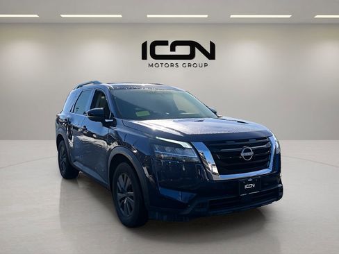 Used 2022 Nissan Pathfinder SV image 7