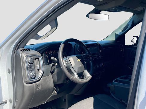 Used 2022 Chevrolet Silverado 1500 LT AWD/4WD image 9