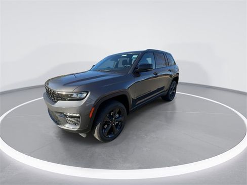 New 2025 Jeep Grand Cherokee Limited image 4
