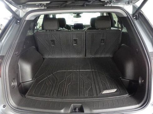 Used 2024 Chevrolet Blazer LT w/ Convenience Package FWD image 20