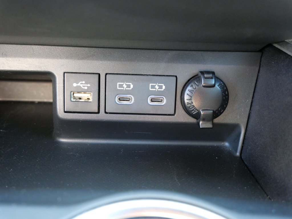 Used 2024 Toyota Highlander XLE AWD/4WD image 20