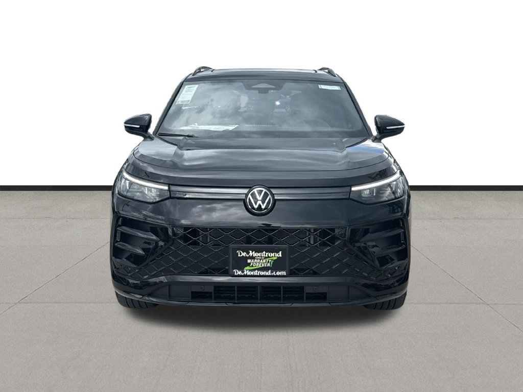 New 2026 Volkswagen Tiguan SE R-Line FWD image 2