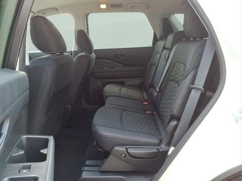 Used 2023 Nissan Pathfinder SV AWD/4WD image 22