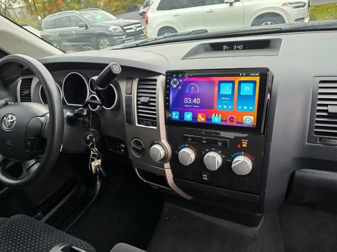 Used 2013 Toyota Tundra 4x4 CrewMax image 39