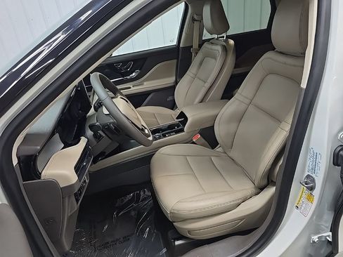 Used 2023 Lincoln Corsair AWD image 34