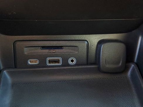 Used 2023 GMC Terrain SLT image 33