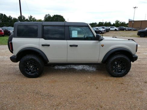 New 2026 Ford Bronco Badlands AWD/4WD image 4