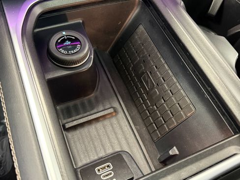 Used 2025 Ford Expedition Max Platinum image 32