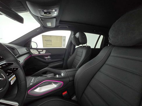 New 2026 Mercedes-Benz GLS 580 4MATIC image 21