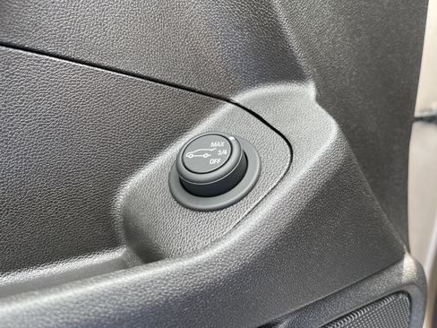 Used 2018 GMC Terrain SLT w/ Preferred Package image 15