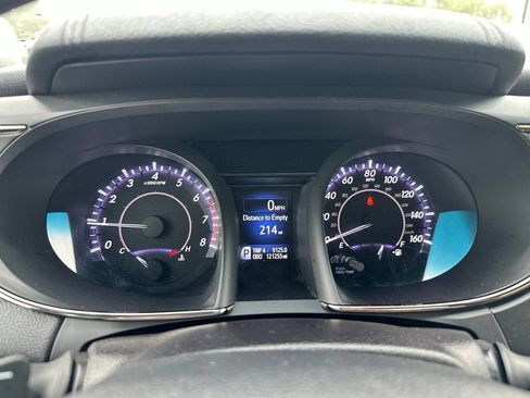 Used 2018 Toyota Avalon Limited w/ Carpet Mat Package FWD image 17