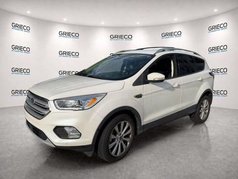 Used 2018 Ford Escape Titanium w/ Ford Safe & Smart Package FWD image 3