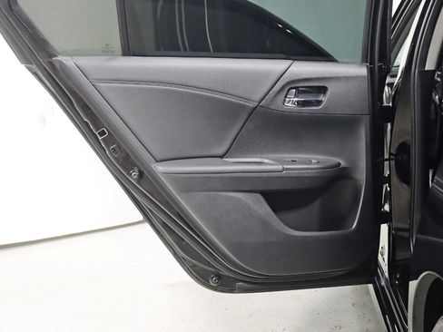 Used 2016 Honda Accord Touring image 33