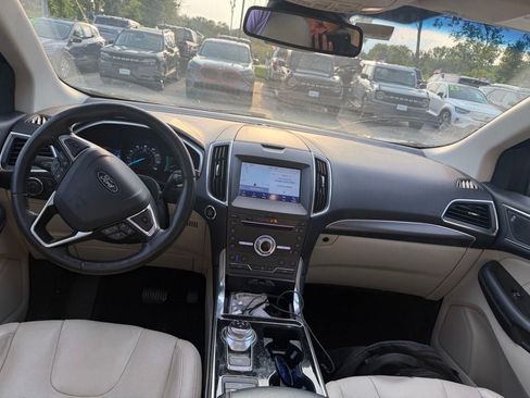Used 2019 Ford Edge Titanium w/ Equipment Group 301A FWD image 7