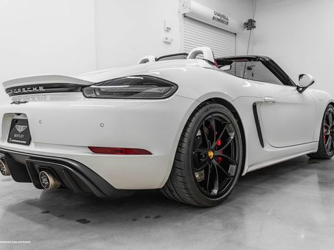 Used 2020 Porsche 718 Boxster Spyder RWD image 23