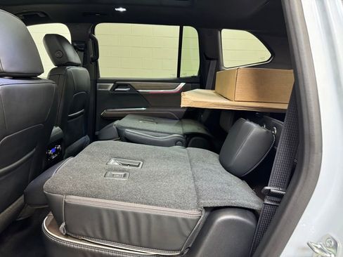New 2026 GMC Acadia Denali Ultimate w/ LPO, Floor Liner Package image 17