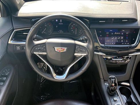 Used 2022 Cadillac XT6 Premium Luxury w/ Technology Package image 8