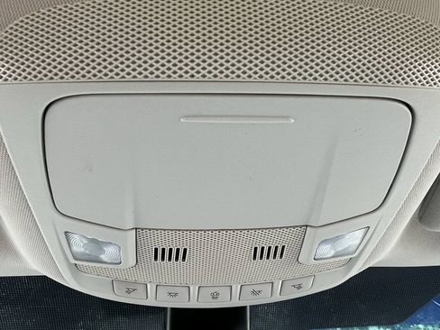 Used 2018 Ford Edge Titanium w/ Ford Safe & Smart Package FWD image 33
