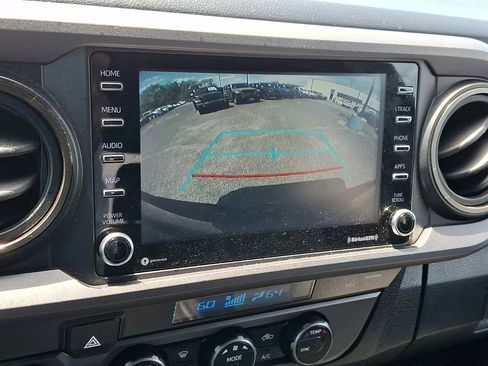 Used 2022 Toyota Tacoma TRD Off-Road AWD/4WD image 27