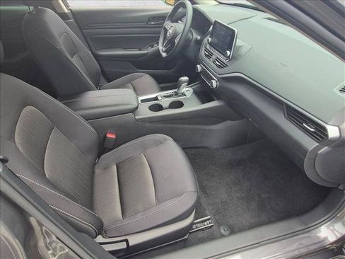 Certified 2025 Nissan Altima 2.5 S FWD image 19