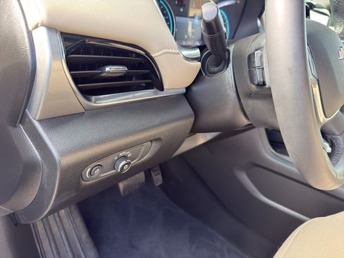 Used 2023 Chevrolet Traverse LT AWD/4WD image 15