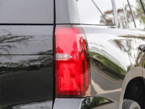 Used 2018 Chevrolet Tahoe LT image 15